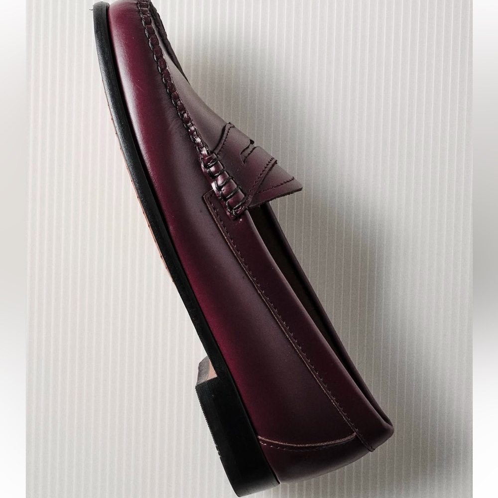 EUC Weejuns by GH Bass burgandy leather colored penny loafers size 9